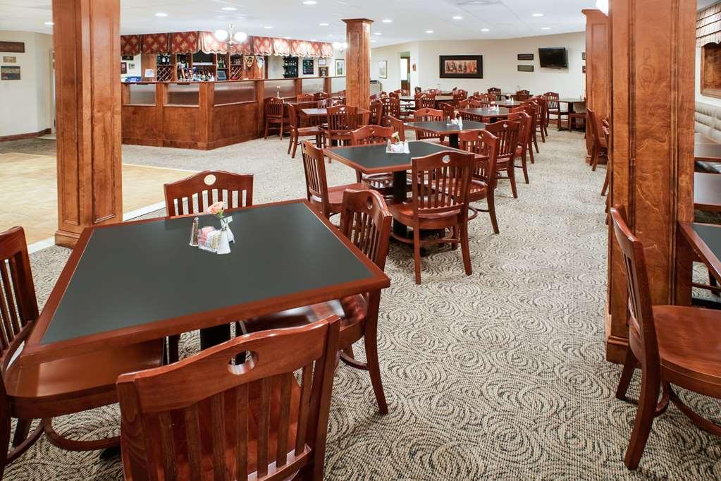 Clarion Hotel & Suites Convention Center Fredericksburg Restaurante foto